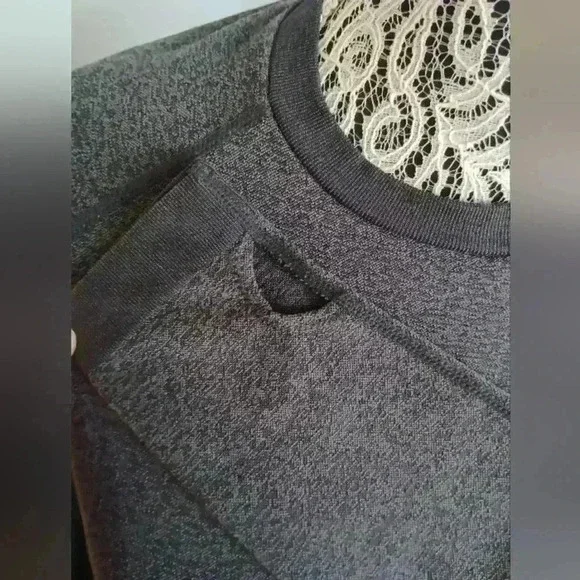 Lole Josie Women's XS Long Sleeve Sweater with thumb holes - Picture 2 of 7